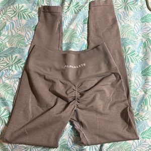 ALPHALETE Amplify leggings in Gray